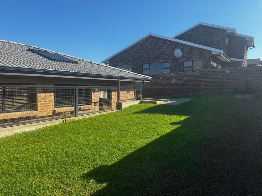 4 Bedroom Property for Sale in Wavecrest Eastern Cape